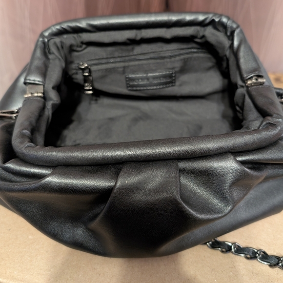Badgley Mischka Sleek Black Crossbody Bag - Picture 5 of 8